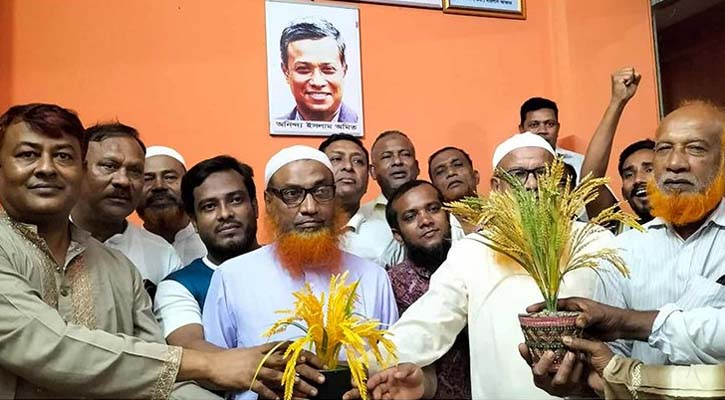 বিএনপিতে যোগ দিলেন জামায়াতের নয়জন 